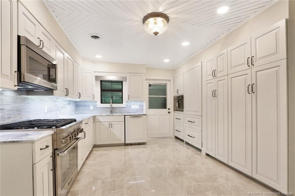 21 Emarita Way, Sewalls Point, FL 34996 Photo