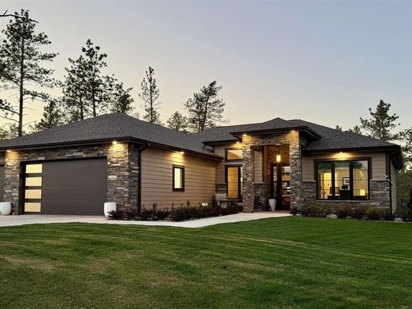 1103 CLUBHOUSE DR, Hot Springs, SD 57747