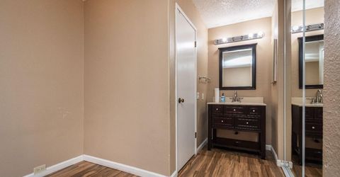 820 E Woodside Ln #2, Unit 2, Sacramento, CA 95825 Photo