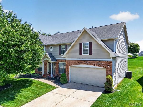 102 August Place, Florissant, MO 63034