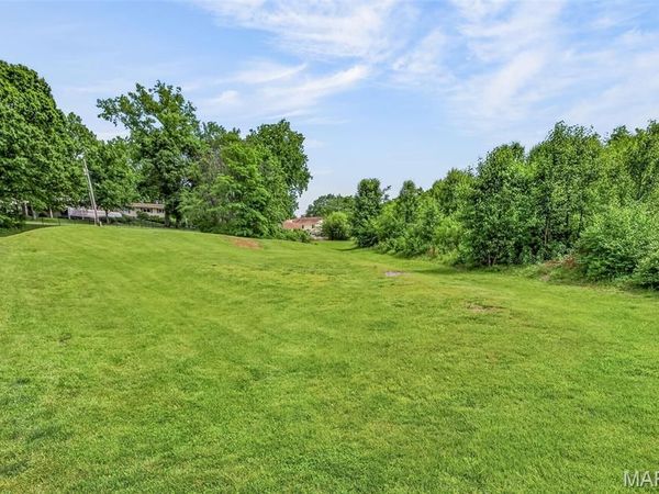 36 Firefly Court, Manchester, MO 63021