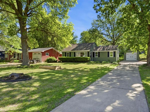 1216 Marion Avenue, Pella, IA 50219