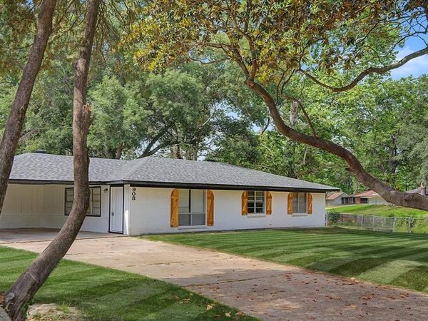 908 Deer Park Road , Shreveport, LA 71107