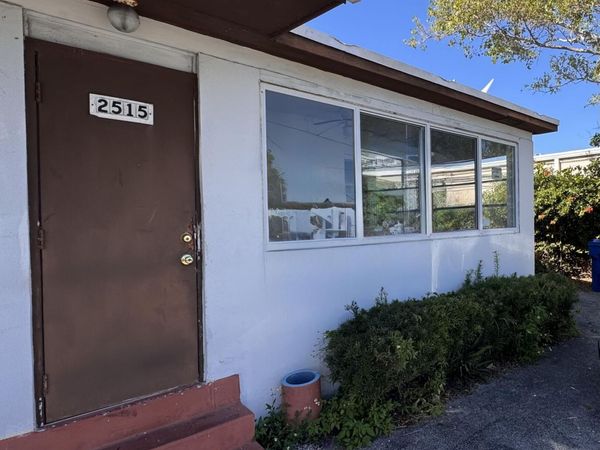 2515 Avenue E, Riviera Beach, FL 33404