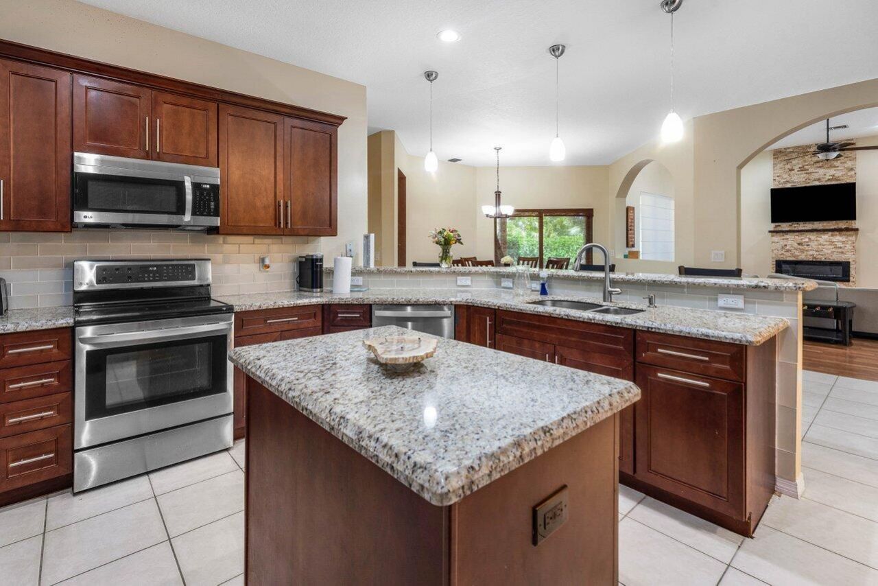 11302 Edgewater Circle, Wellington, FL 33414 Photo
