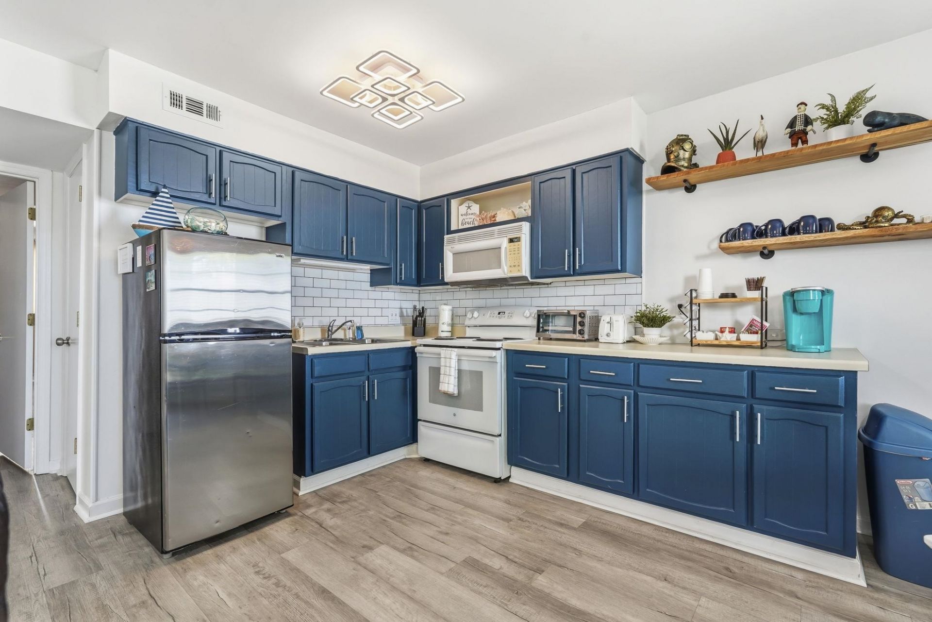 1500 Cenith Dr. Photo 14