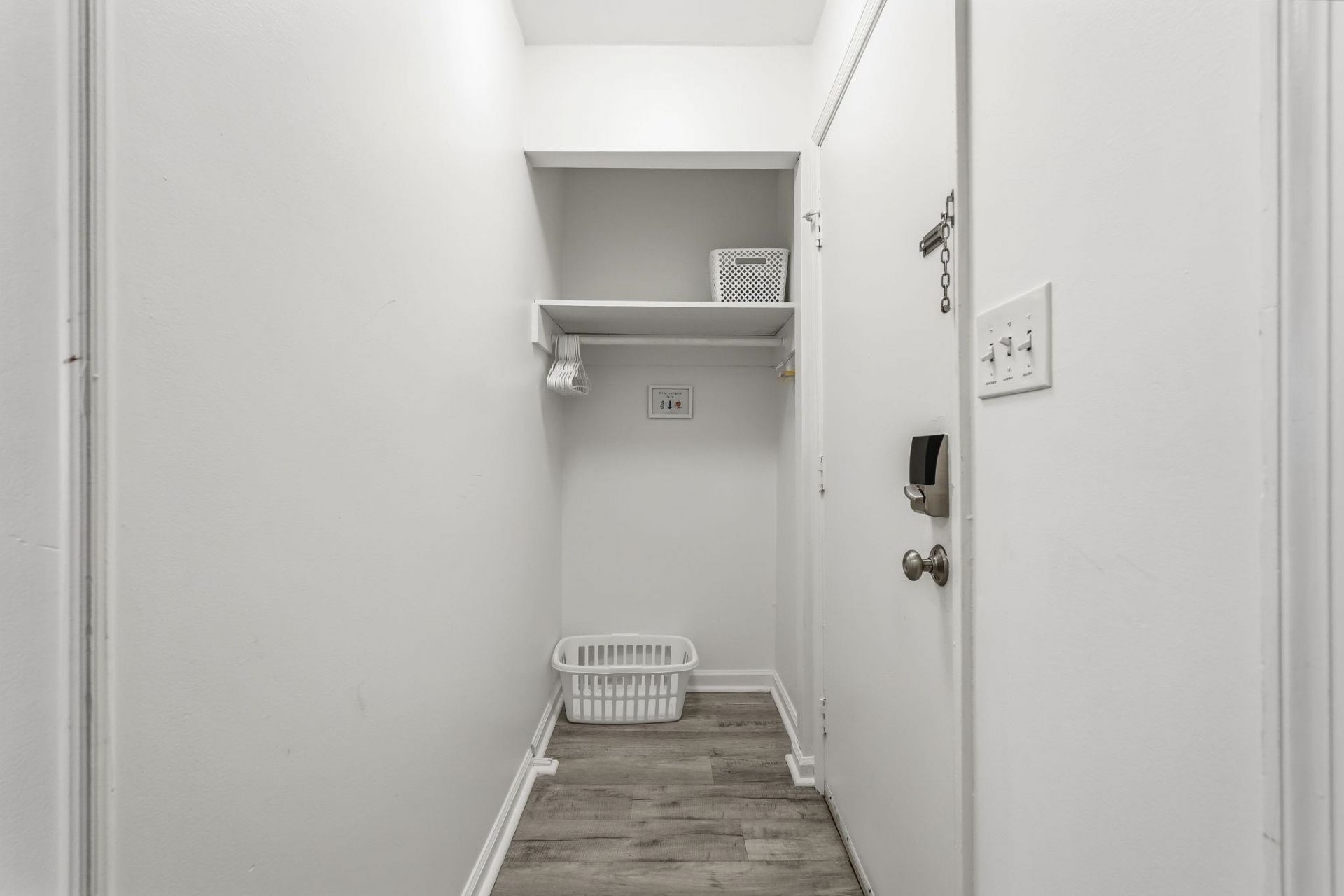 1500 Cenith Dr. Photo 26