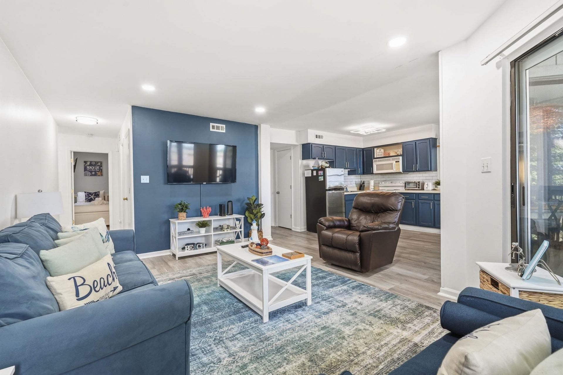 1500 Cenith Dr. Photo 8