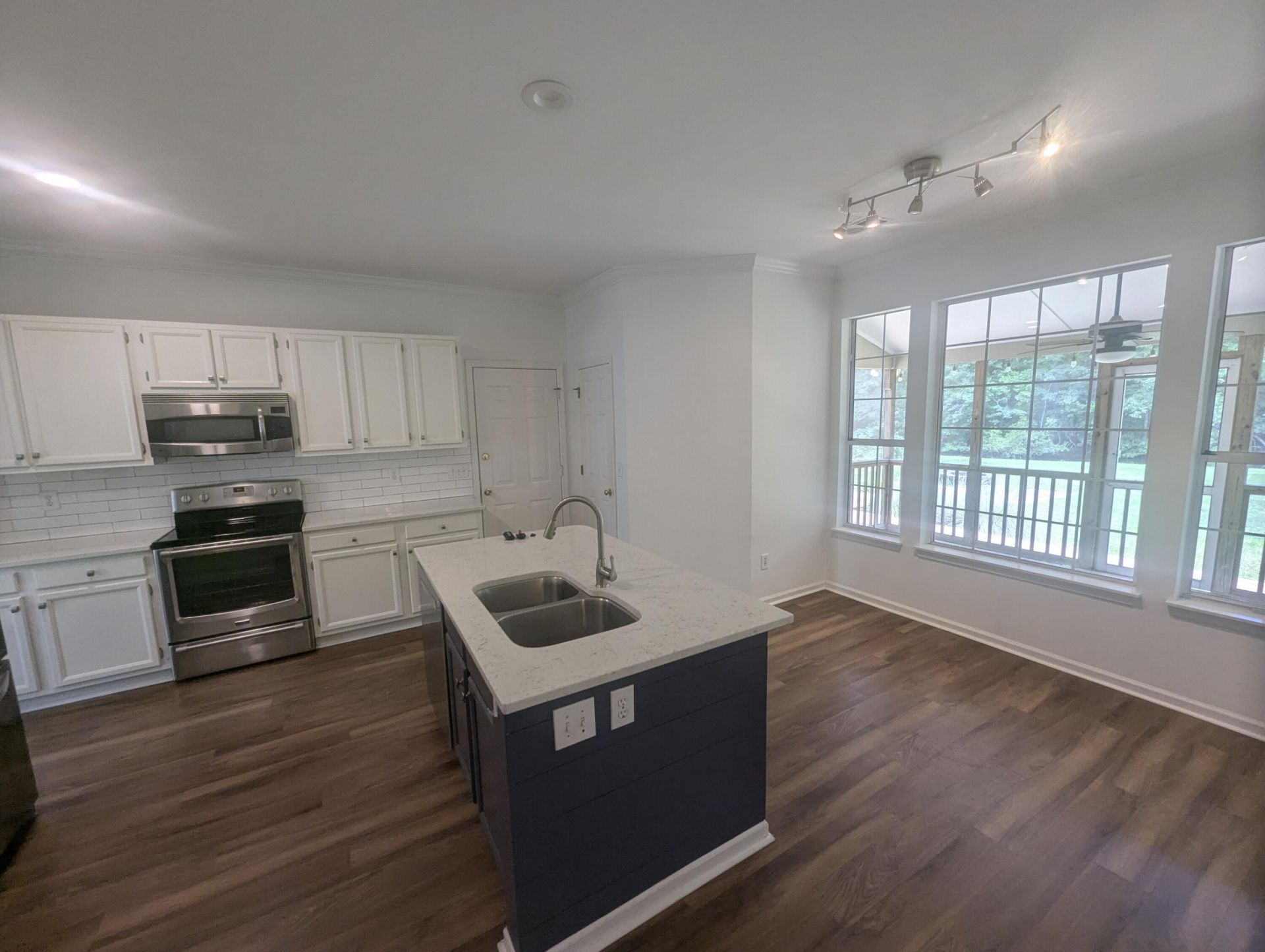 2754 Stamby Place Photo 9