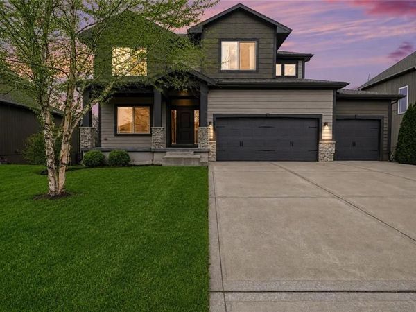4212 SW Stoney Brook Drive, Lee's Summit, MO 64082