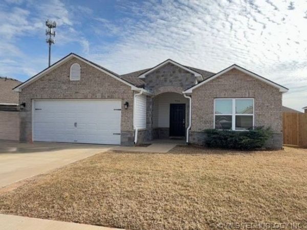 7524 E 160th Street S, Bixby, OK 74008