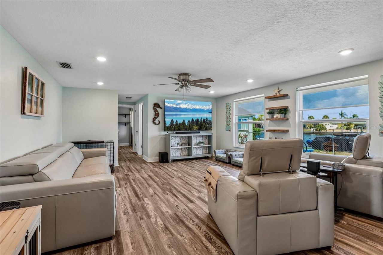 801 Flamingo Drive, Apollo Beach, FL 33572 Photo