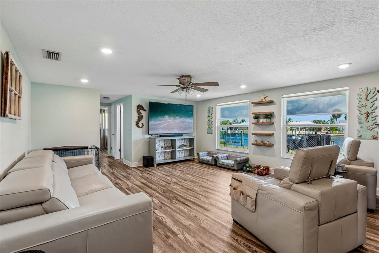 801 Flamingo Drive, Apollo Beach, FL 33572 Photo