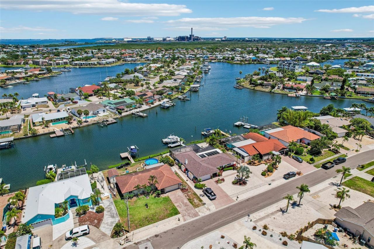 801 Flamingo Drive, Apollo Beach, FL 33572 Photo