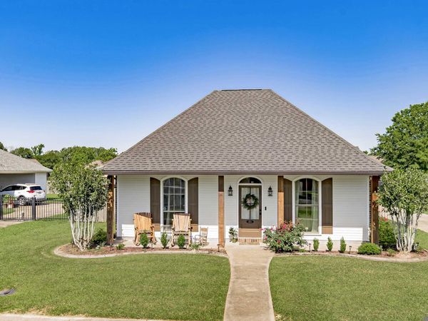 6131 Windwood Dr, Zachary, LA 70791