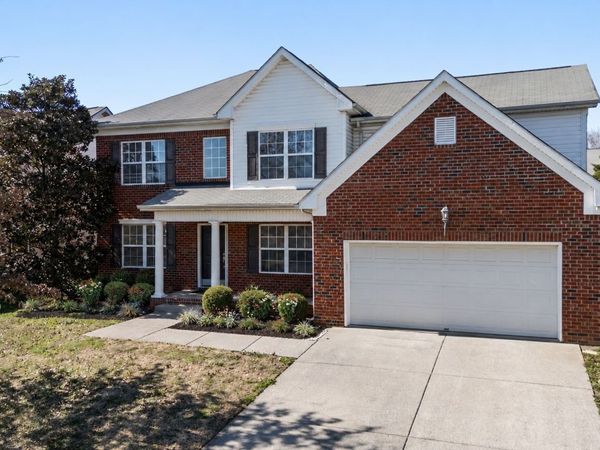 5037 Saint Ives Dr , Murfreesboro, TN 37128