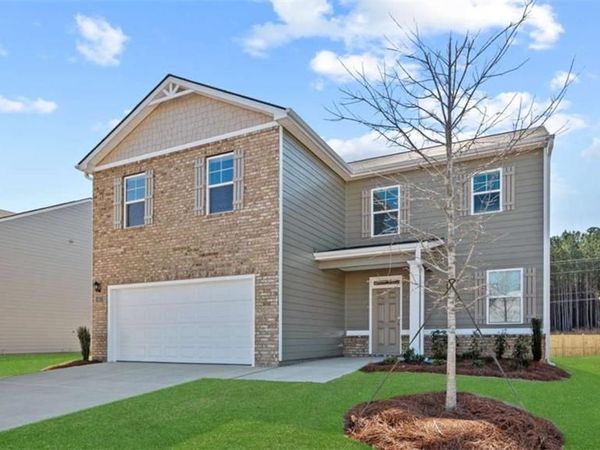 105 White Spruce Way , Newnan, GA 30265