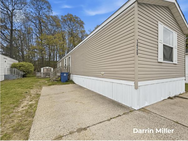 1436 Sarnia Street, Norton Shores, MI 49444