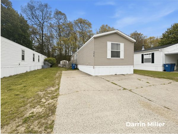 1436 Sarnia Street, Norton Shores, MI 49444