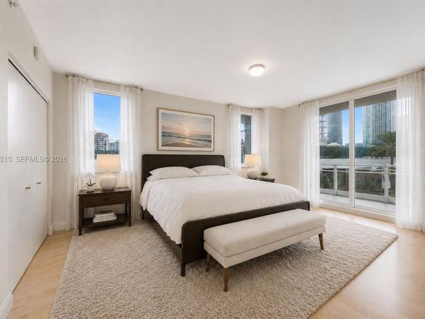 901 Brickell Key Blvd, Unit 609, Miami, FL 33131