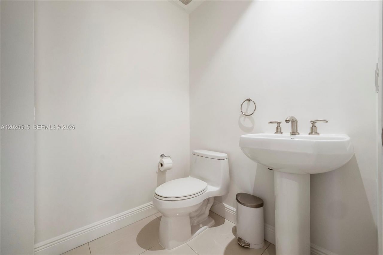 901 Brickell Key Blvd , Unit 609, Miami, FL 33131 Photo