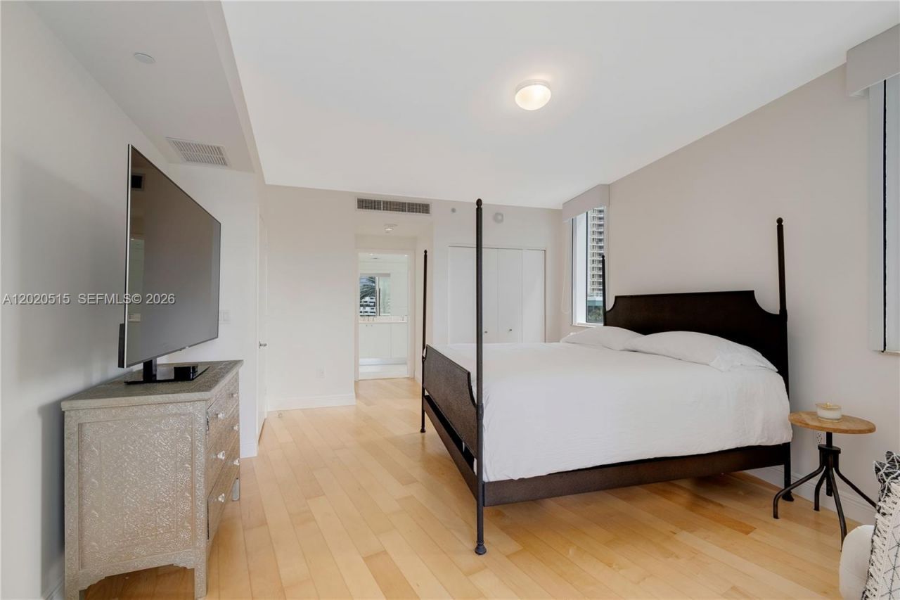 901 Brickell Key Blvd , Unit 609, Miami, FL 33131 Photo