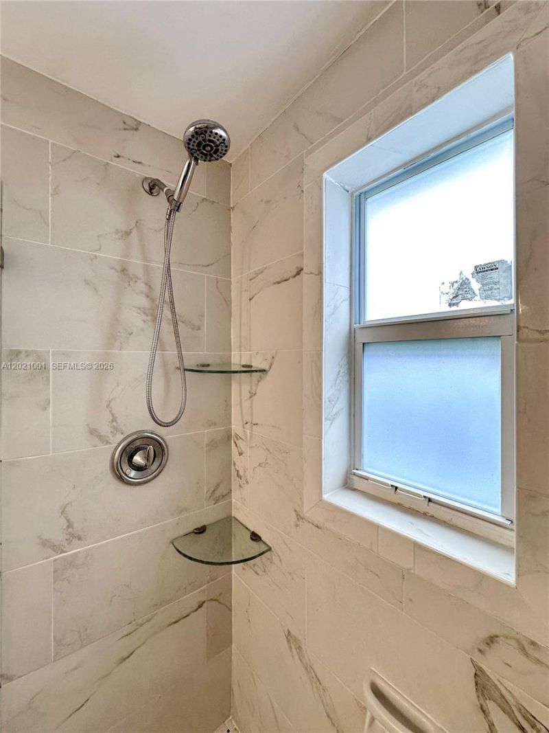 965 Bay Dr , Unit 2, Miami Beach, FL 33141 Photo