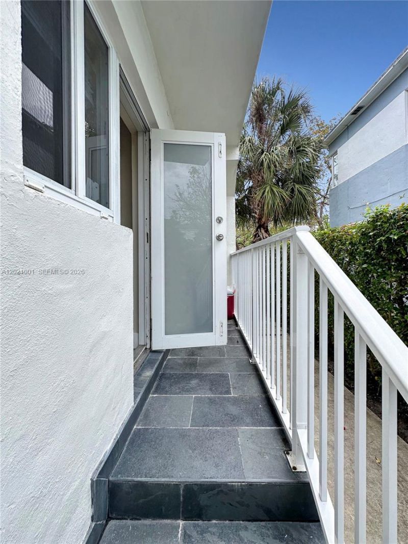 965 Bay Dr , Unit 2, Miami Beach, FL 33141 Photo