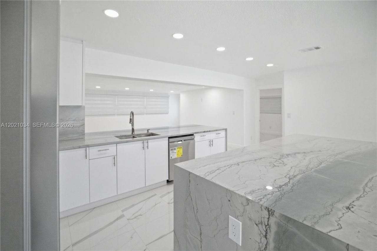 7051 SW 29th St , Miramar, FL 33023 Photo