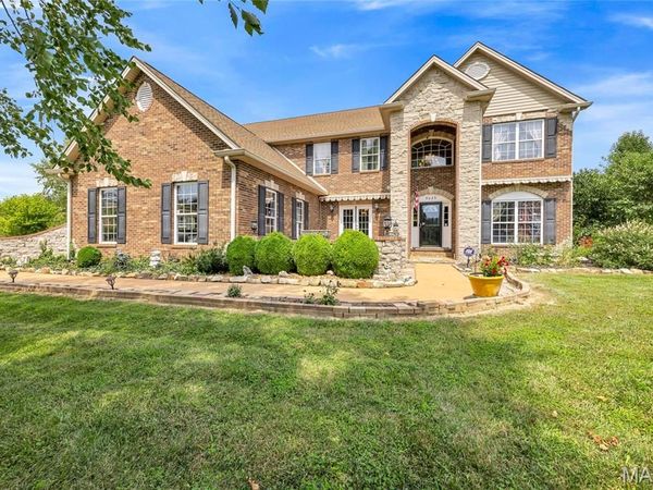 5025 Edinburg Court , Columbia, IL 62236