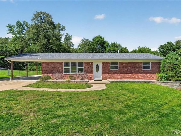 10 Della Drive , Fenton, MO 63026