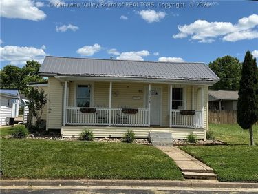 2104 Lincoln Avenue, Point Pleasant, WV 25550