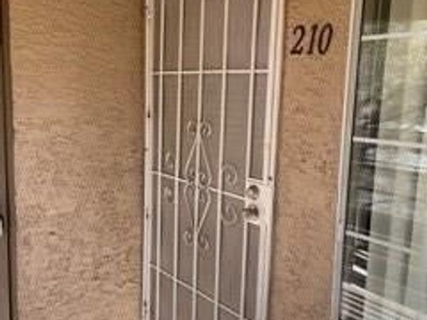 9070 Spring Mountain Road , Unit 210, Las Vegas, NV 89117