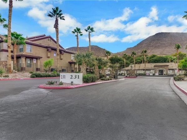 231 W Horizon Ridge Parkway , Unit 814, Henderson, NV 89012