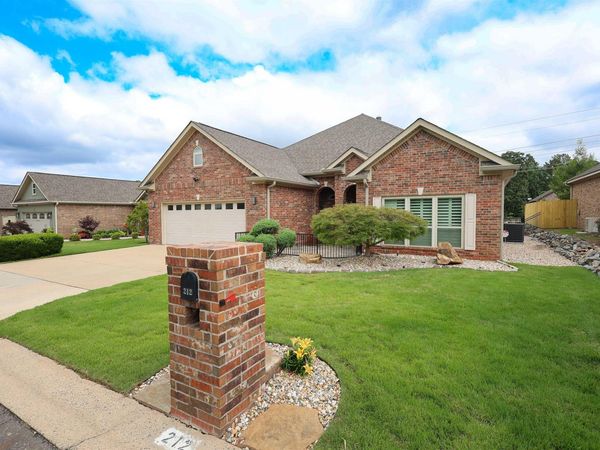 212 Willow Bend Circle, Hot Springs, AR 71913