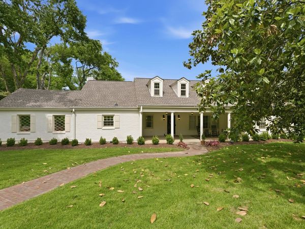 1084 Lynnwood Blvd , Nashville, TN 37215