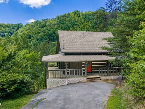 2133 Rising Fawn Way, Sevierville, TN 37876