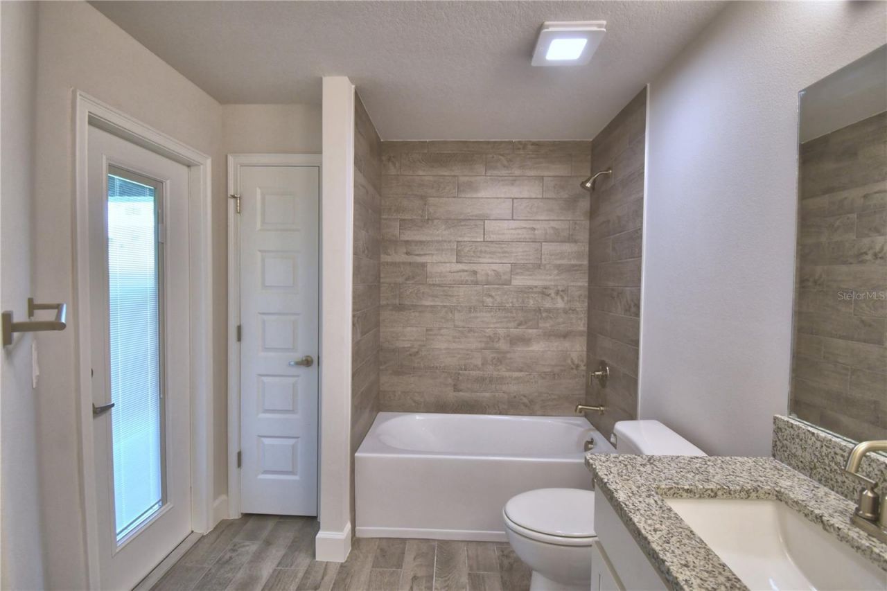 5421 Waterside Drive , Auburndale, FL 33823 Photo