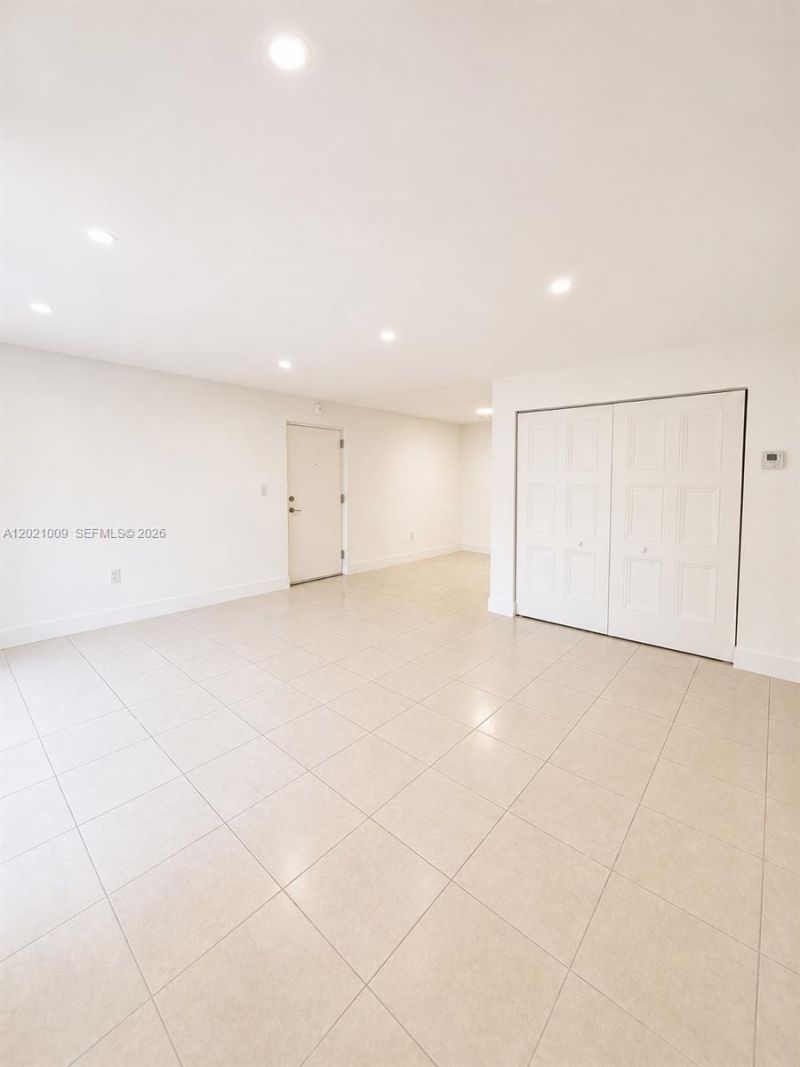 7160 Fairway Dr , Unit J16, Miami Lakes, FL 33014 Photo