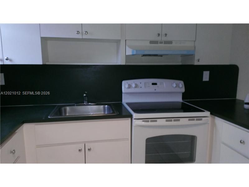 8025 NW 8th St , Unit 12, Miami, FL 33126 Photo