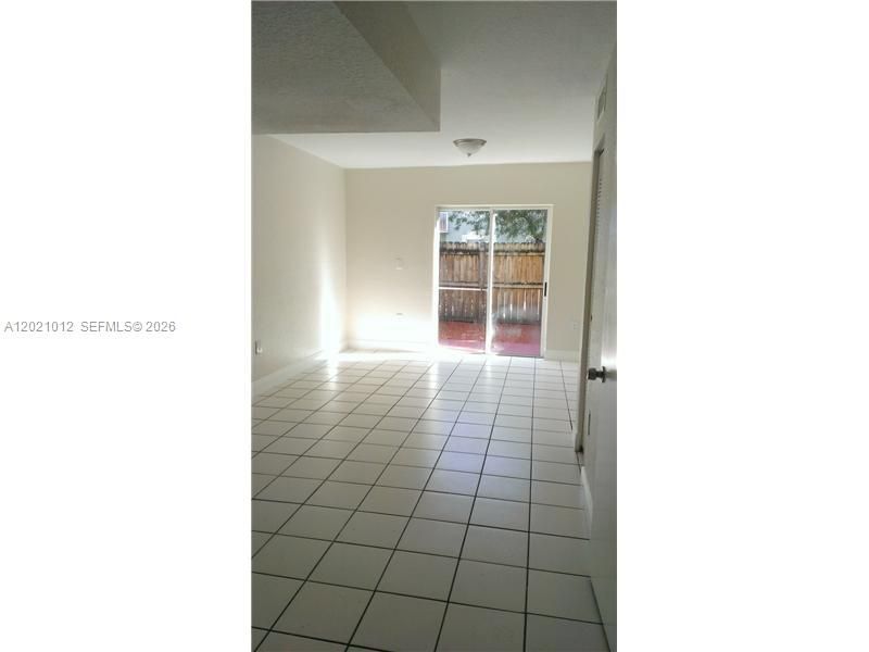 8025 NW 8th St , Unit 12, Miami, FL 33126 Photo