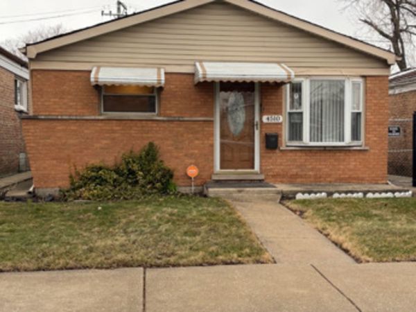 4510 S La Crosse Avenue , Chicago, IL 60638