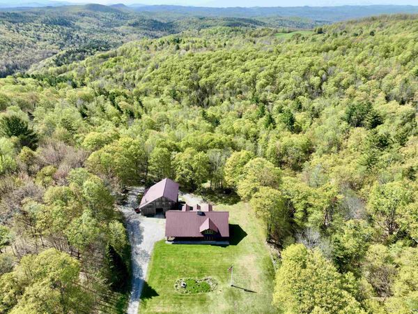 817 Topsham Road, Newbury, VT 05051
