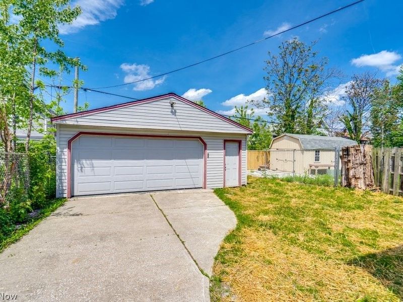 2406 Tampa Avenue, Cleveland, OH 44109 Photo 19