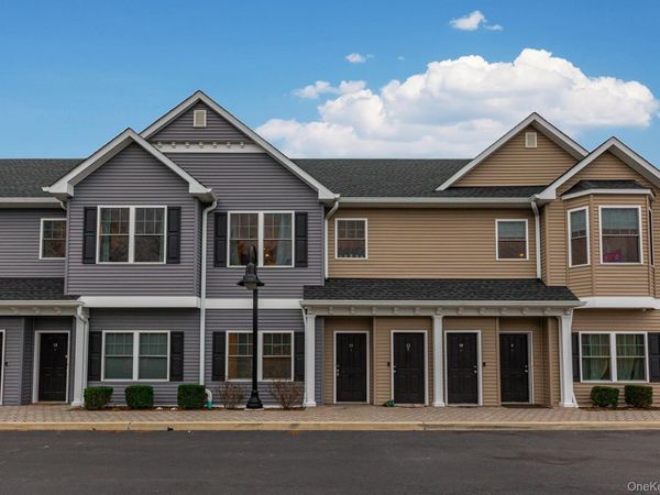 1 Sophia Court , West Babylon, NY 11704