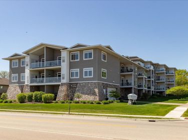 1215 N Lakeshore Drive, Unit 303, Lake City, MN 55041