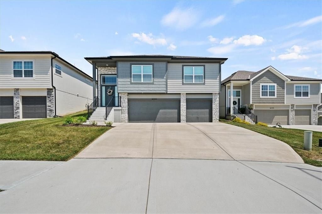 6745 Prairie Lane, Parkville, MO 64152 Main Photo