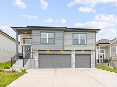 6745 Prairie Lane, Parkville, MO 64152