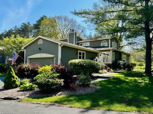 28 Old Fourth Dr, Jefferson, NJ 07438