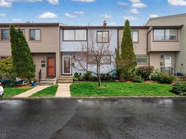 424 Tall Oak Ln, Hillsborough, NJ 08844